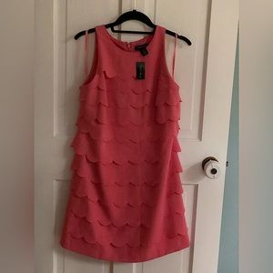 SOLD.White House Black Market Coral /pink/salmon tiered scallop dress sz 8 NWT